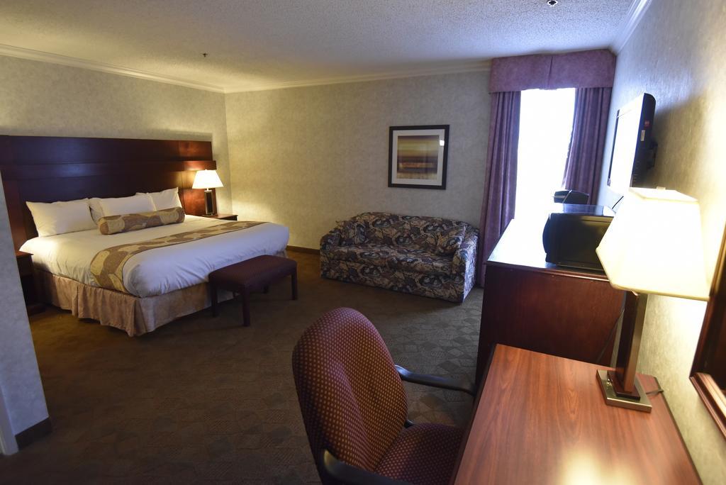 Tropical Inn - North Battleford Esterno foto