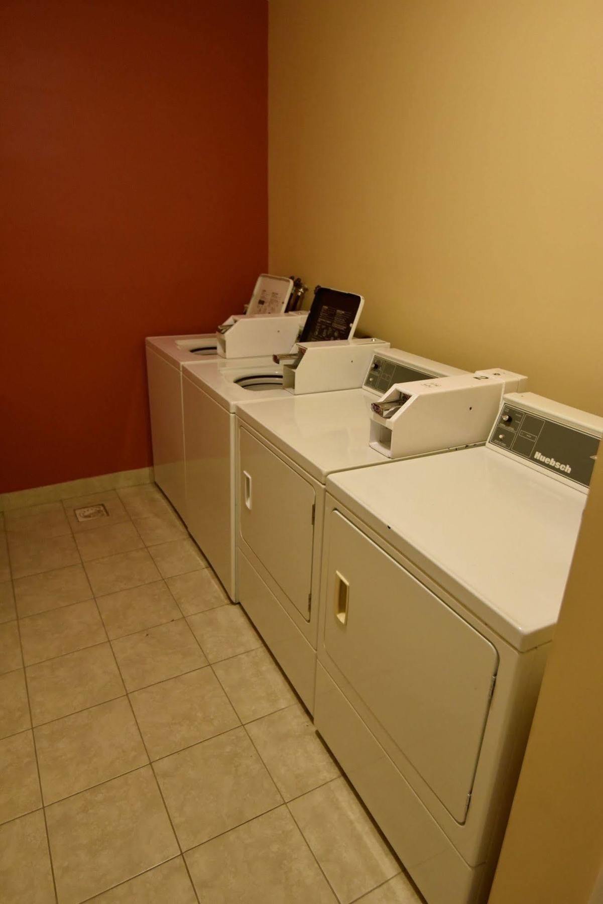 Tropical Inn - North Battleford Esterno foto