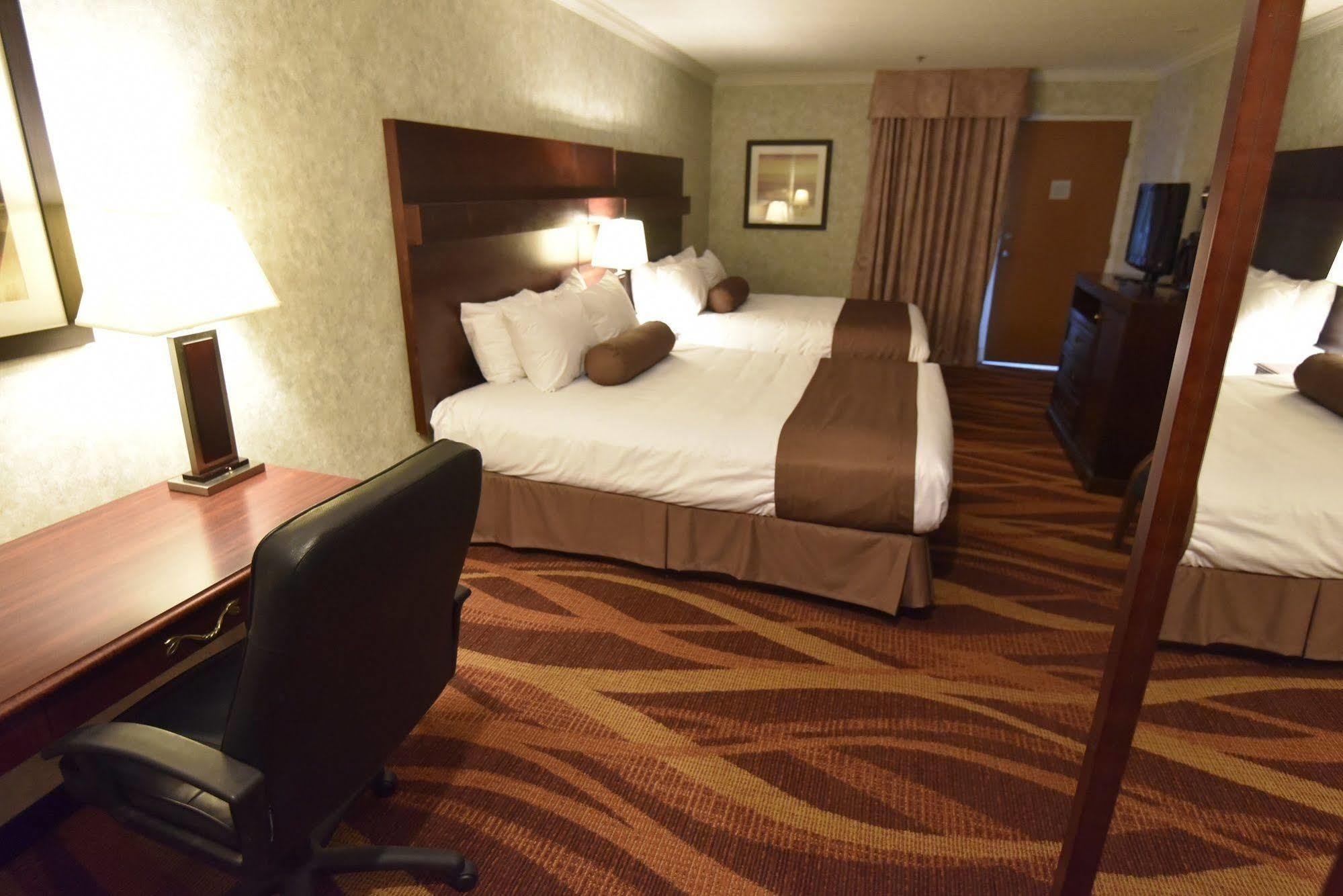 Tropical Inn - North Battleford Esterno foto