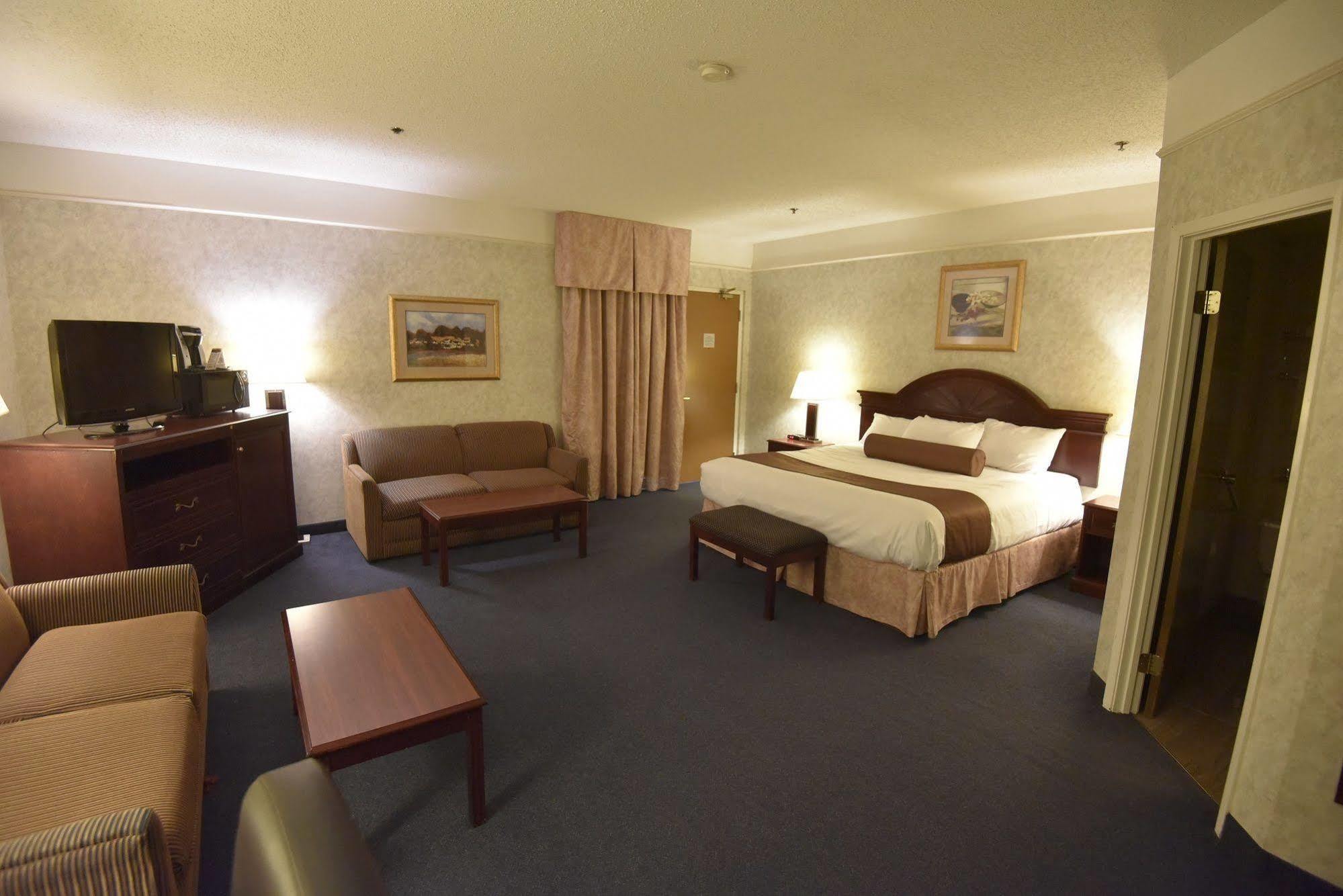 Tropical Inn - North Battleford Esterno foto