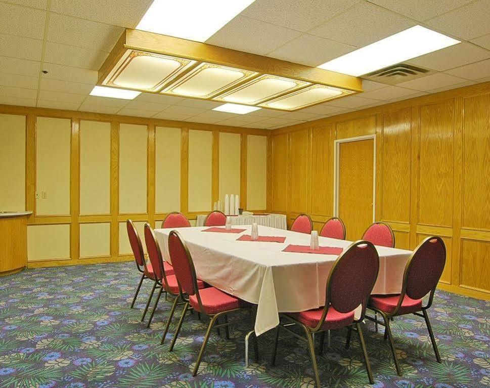 Tropical Inn - North Battleford Esterno foto